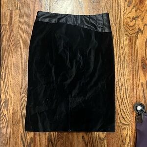 Club Monaco black velvet skirt. Pencil skirt size 2
